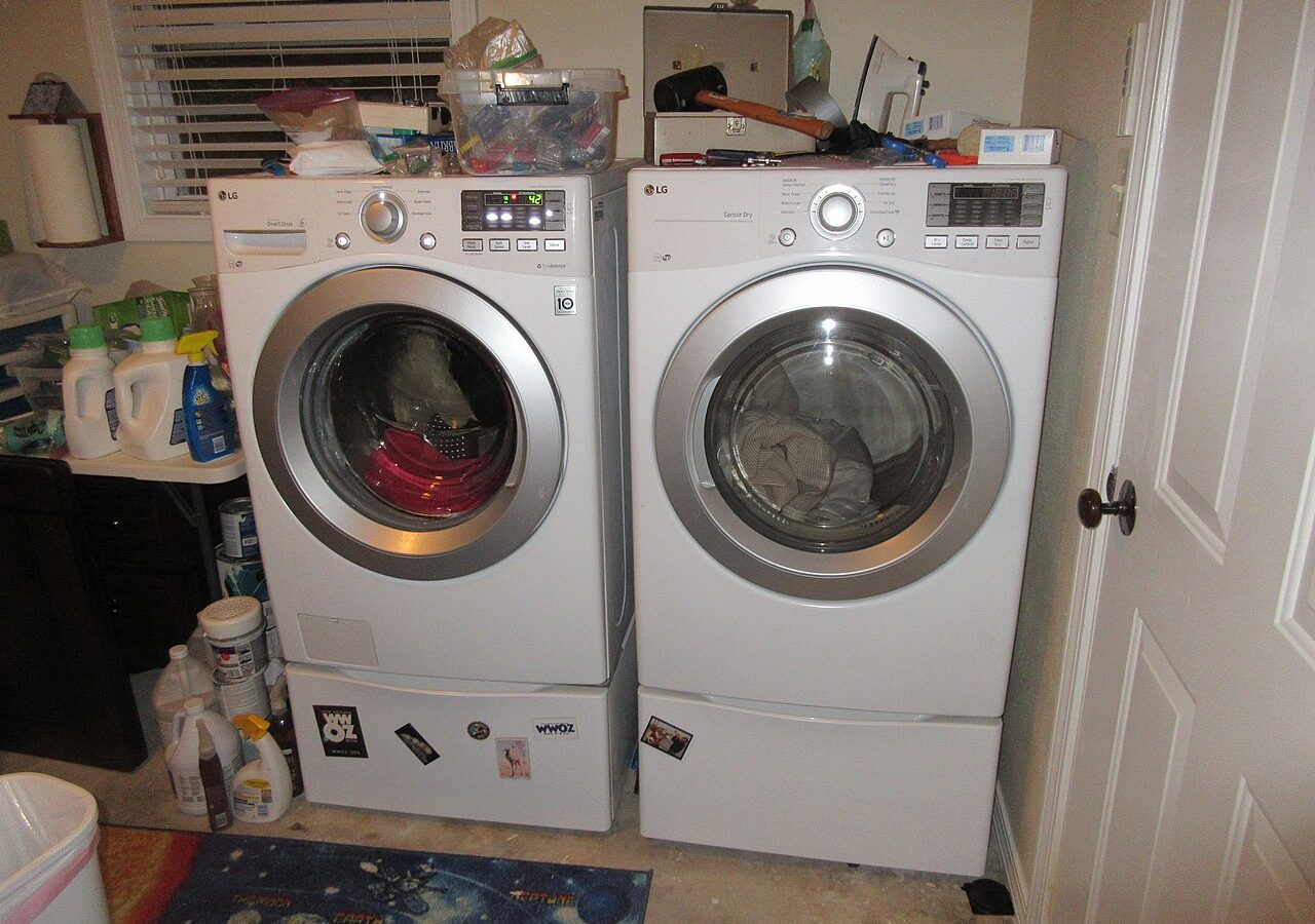 Laundry Sheets vs Liquid Detergent: What the Wash Really Costs