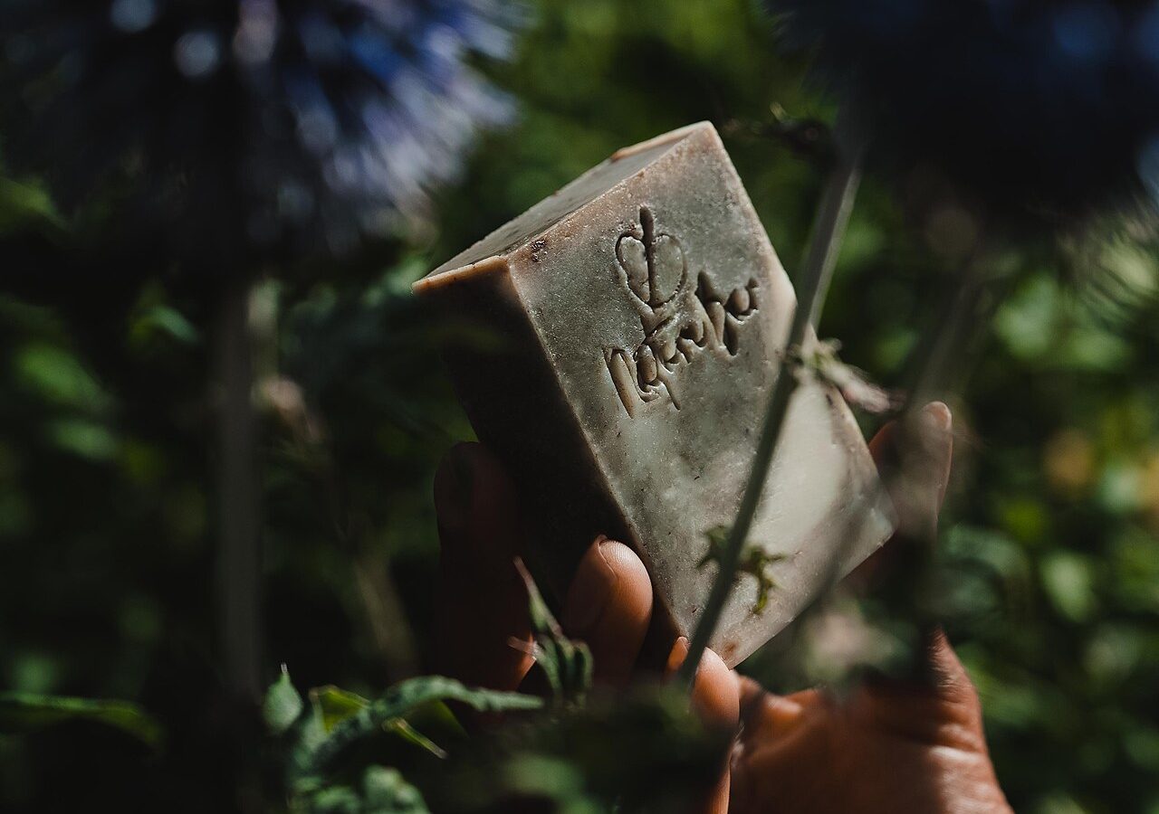 Shampoo Bars vs Bottles: The Honest Cost Comparison