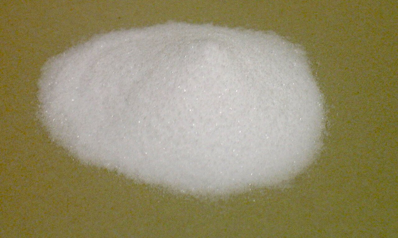 Baking Soda vs Dedicated Scourers: Choosing the Right Abrasive